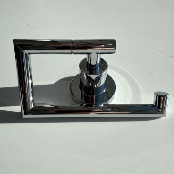 Dornbracht Tara Toilet Tissue Holder in Polished Chromee - Picture 2 of 4